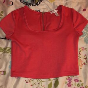 Crop top